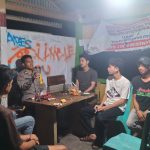 Bhabinkamtibmas Polsek Barebbo Ajak Warga Aktifkan Ronda Malam di Desa